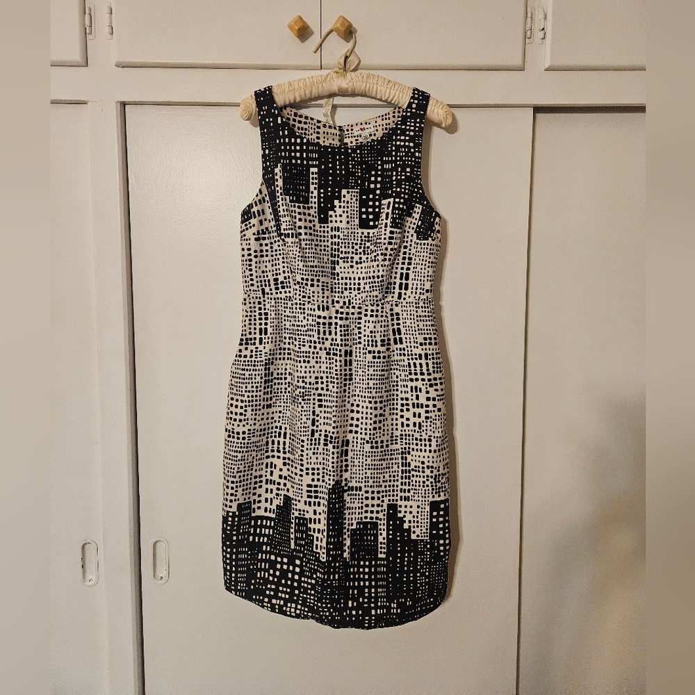 Anthropologie Black and White Sheath Dress Size 10 With Pockets Side Zipper